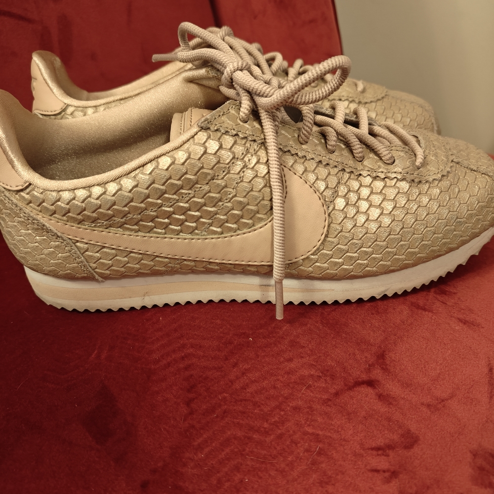 Nike Women's Game of Thrones Cortez Sneakers